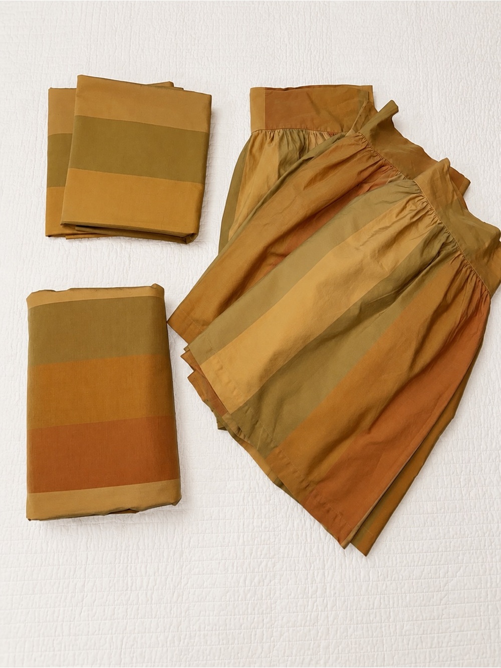 S.D.H. King Duvet, 2 Shams, 3pc Bed Skirt Italy Bedding Set